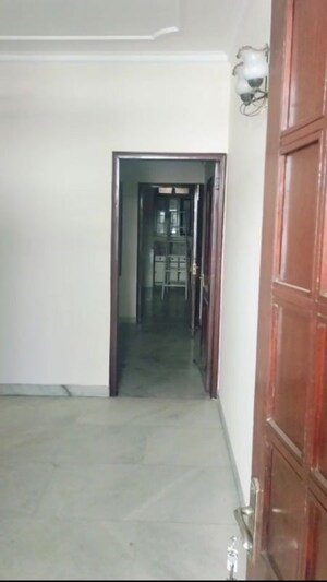 Room in 2 BHK Builder Floor at Lajpat Nagar ii – for Rent
