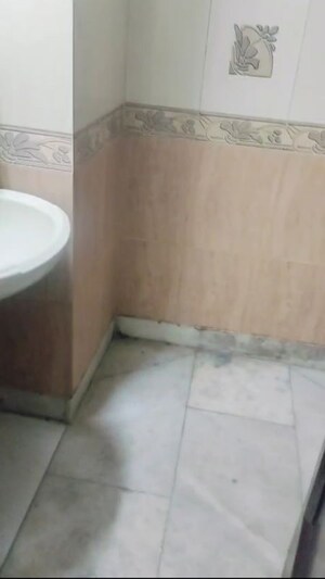 Bathroom in 2 BHK Builder Floor at Lajpat Nagar ii – for Rent