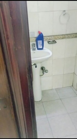 Bathroom in 2 BHK Builder Floor at Lajpat Nagar ii – for Rent