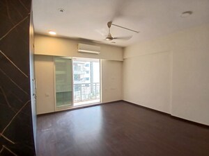 Room in 3 BHK Apartment at Ultra Space Insignia, Kalina – for Rent