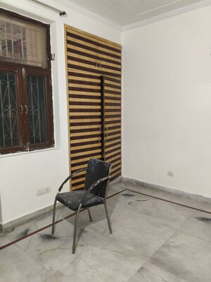 Staircase in 3.5 BHK Builder Floor at Sector 72 – for Rent