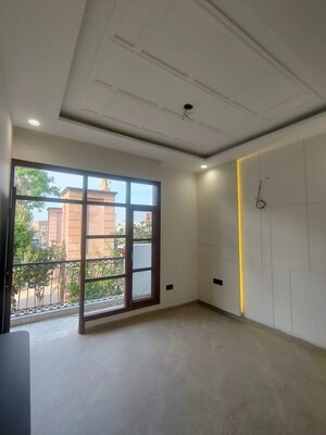 Room in 3 BHK Builder Floor at Sector 115 – for Sale