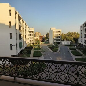 4 BHK Apartment – Exterior View View at DLF Alameda Independent Floors, Sector 73 - for Rent