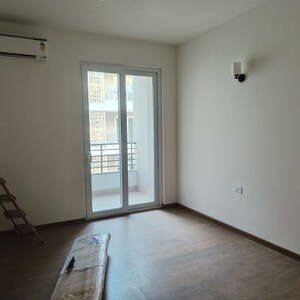 Room in 4 BHK Apartment at DLF Alameda Independent Floors, Sector 73 – for Rent