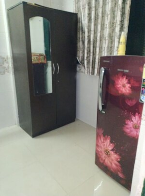Room in 1 BHK Apartment at Kulswamini CHS, Airoli Sector 20 – for Rent