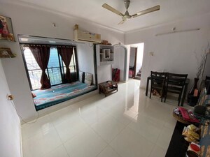 Hall in 1 BHK Apartment at Airoli Sector 20 – for Rent