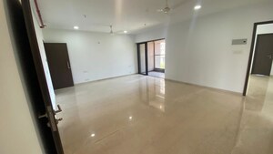 Room in 3 BHK Apartment at Kalpataru Woods Ville, Powai – for Rent