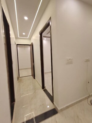 Building Lobby in 5 BHK Independent House at Gomti Nagar – for Sale