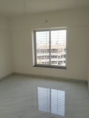 Room in 3 BHK Apartment at Associated Silvenia, Kothrud – for Rent