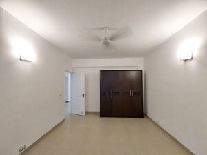 Room in 3.5 BHK Builder Floor at Vipul World Floors, Sector 48 – for Sale