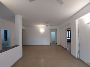 Room in 3.5 BHK Builder Floor at Vipul World Floors, Sector 48 – for Sale