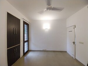 Room in 3.5 BHK Builder Floor at Vipul World Floors, Sector 48 – for Sale