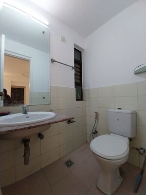 Bathroom in 3.5 BHK Builder Floor at Vipul World Floors, Sector 48 – for Sale