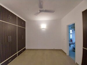 Room in 3.5 BHK Builder Floor at Vipul World Floors, Sector 48 – for Sale