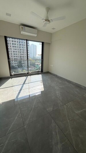 Room in 3 BHK Apartment at Chandak 34 Park Estate, Goregaon West – for Rent