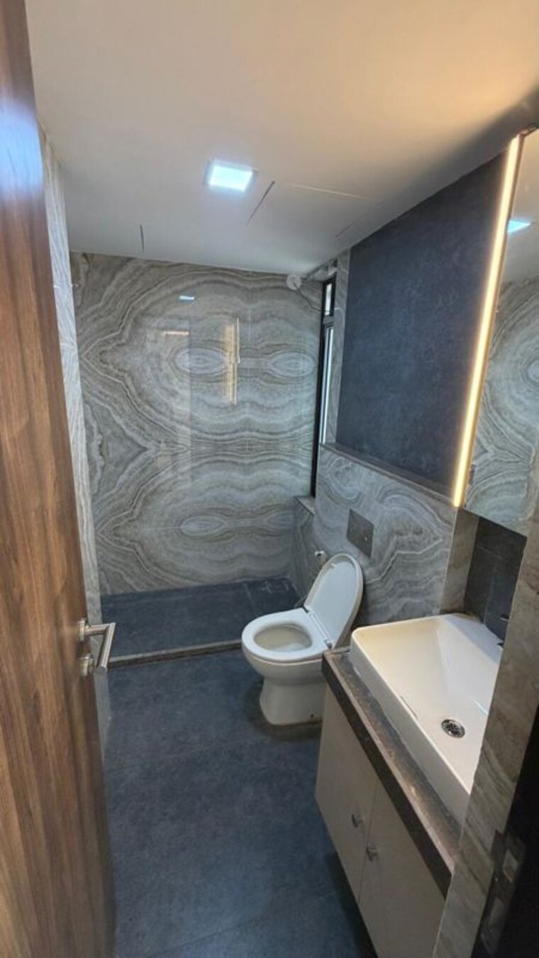 Bathroom, chandak-34-park-estate 3 Bedroom 950 Sq.Ft. Apartment In Goregaon West Mumbai 10796371