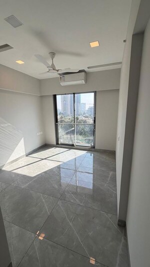 Room in 3 BHK Apartment at Chandak 34 Park Estate, Goregaon West – for Rent
