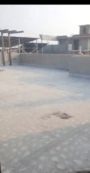 Parking in 1 RK Independent House at Sector 50 – for Rent
