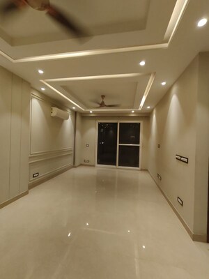 Kitchen in 3 BHK Builder Floor at Sector 43 – for Rent