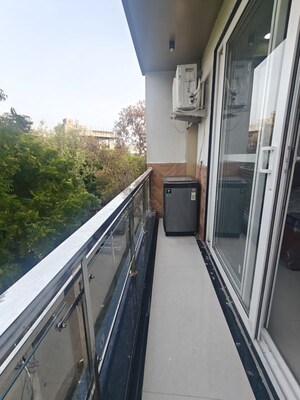 Balcony in 3 BHK Builder Floor at Sector 43 – for Rent