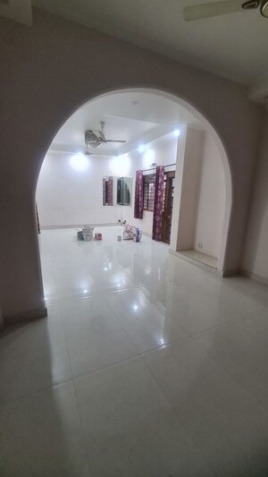 4 BHK Builder Floor For Rent in Naraina