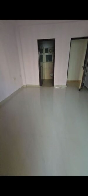 Room in 2 BHK Apartment at Godrej Woods, Sector 43 – for Sale