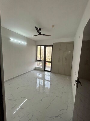 Bedroom in 1 BHK Apartment at Andheri CHS, Andheri West – for Rent