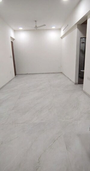 Room in 3 BHK Apartment at Mangesh Darshan Apartment, Santacruz West – for Rent