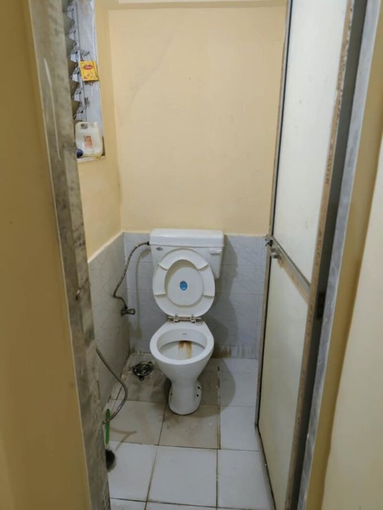 Bathroom, kanakia-wall-street 1 Bedroom 350 Sq.Ft. Apartment In Andheri East Mumbai 10796525