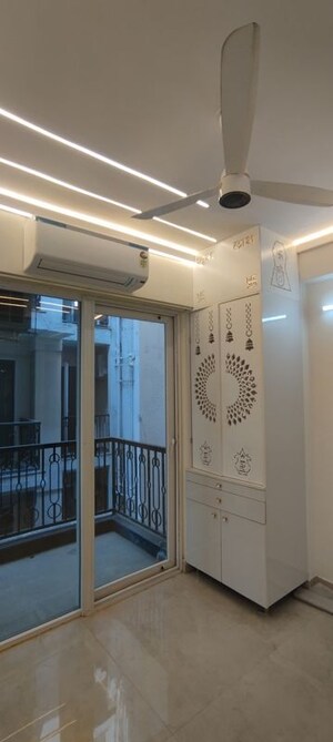 Building Lobby in 2 BHK Builder Floor at Signature Global City, Sector 37d – for Rent