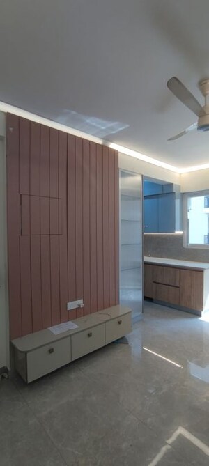 Room in 2 BHK Builder Floor at Signature Global City, Sector 37d – for Rent