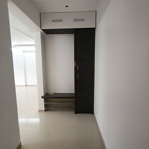 Building Lobby in 4 BHK Apartment at Sheth Golden Willows, Mulund West – for Rent