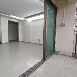 Building Lobby in 4 BHK Apartment at Sheth Golden Willows, Mulund West – for Rent