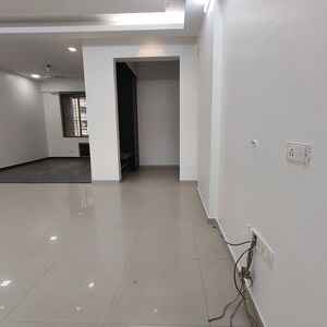 Building Lobby in 4 BHK Apartment at Sheth Golden Willows, Mulund West – for Rent
