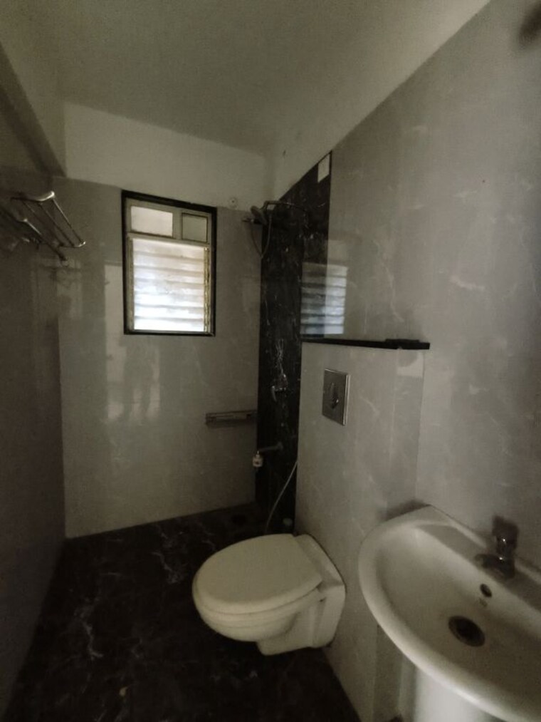 Bathroom, casa-imperia 2 Bedroom 726 Sq.Ft. Apartment In Wakad Pune 10796679