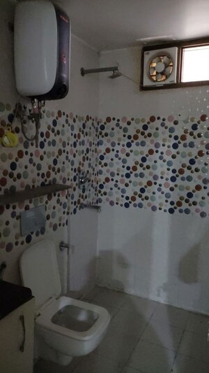 Bathroom in 1 BHK Builder Floor at Sector 56 – for Rent