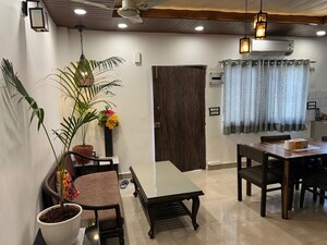 Team Area in 1 BHK Builder Floor at Defence Colony – for Rent