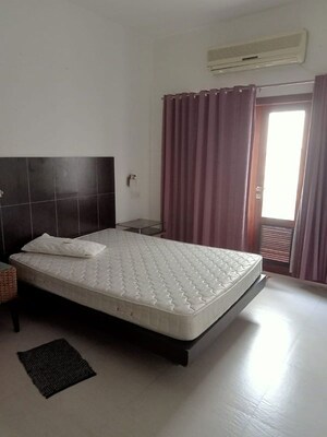 Bedroom in 2 BHK Apartment at Lavelle Road – for Rent