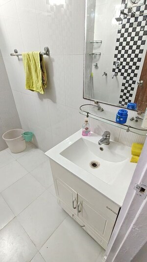 Team Area in 3 BHK Builder Floor at Saket – for Rent