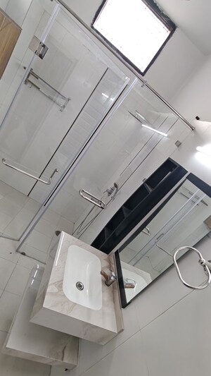 Furnished Amenities in 3 BHK Builder Floor at Navjeevan Vihar – for Rent