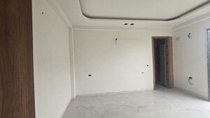 Room in 3 BHK Builder Floor at Adani Oyster Greens, Sector 102 – for Sale