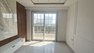 Room in 3 BHK Builder Floor at Adani Oyster Greens, Sector 102 – for Sale