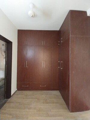 Room in 5 BHK Villa at Nirvana Courtyard, Sector 50 – for Rent