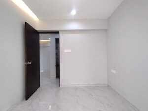 Room in 1 BHK Apartment at Sector 4 Pushpak Nagar – for Sale