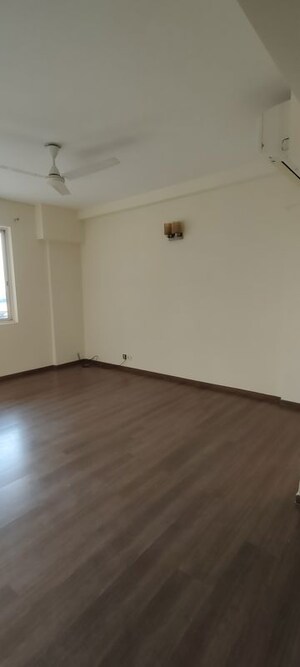 Room in 4 BHK Apartment at M3M Woodshire, Sector 107 – for Rent