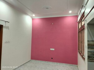 Room in 2 BHK Builder Floor at Gomti Nagar – for Rent