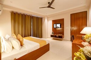 Bedroom in 6+ BHK Independent House at Prithvi Apartment-52, Sector 52 – for Rent