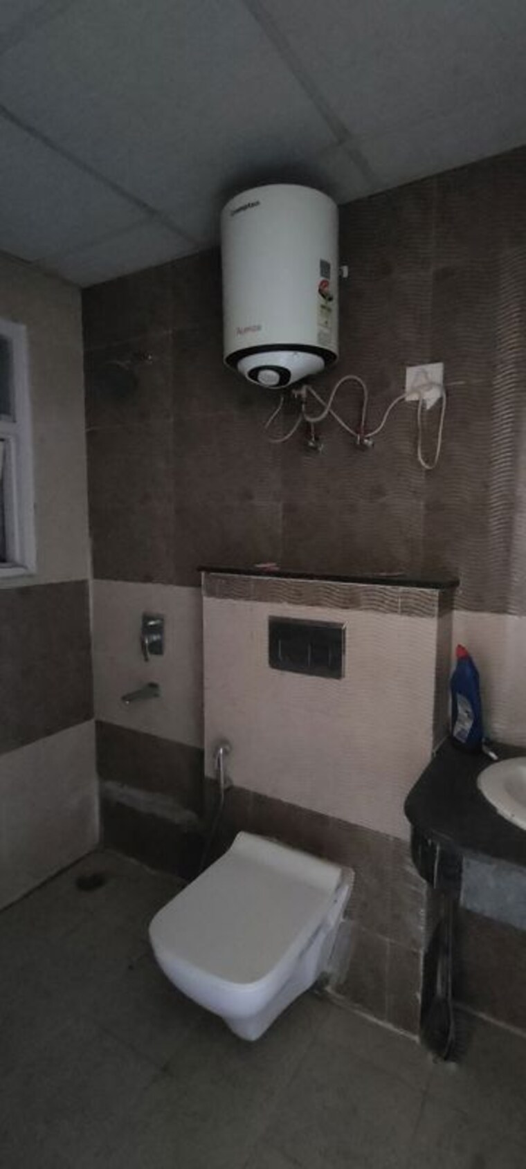 Bathroom, pareena-express-heights 3.5 Bedroom 2100 Sq.Ft. Apartment In Sector 99 Gurgaon 10797226