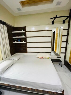 2 BHK Apartment For Rent in Amber Apartments Andheri West, Andheri West