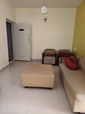 Living Room in 2 BHK Apartment at Halasuru – for Rent